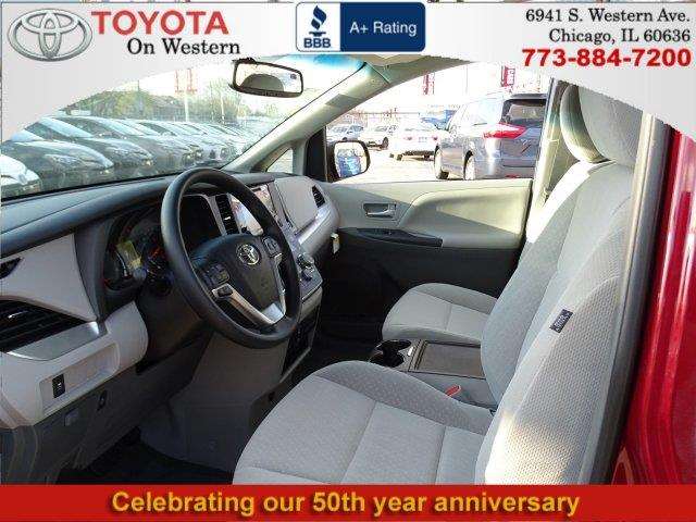 Toyota Sienna 2017 photo 6